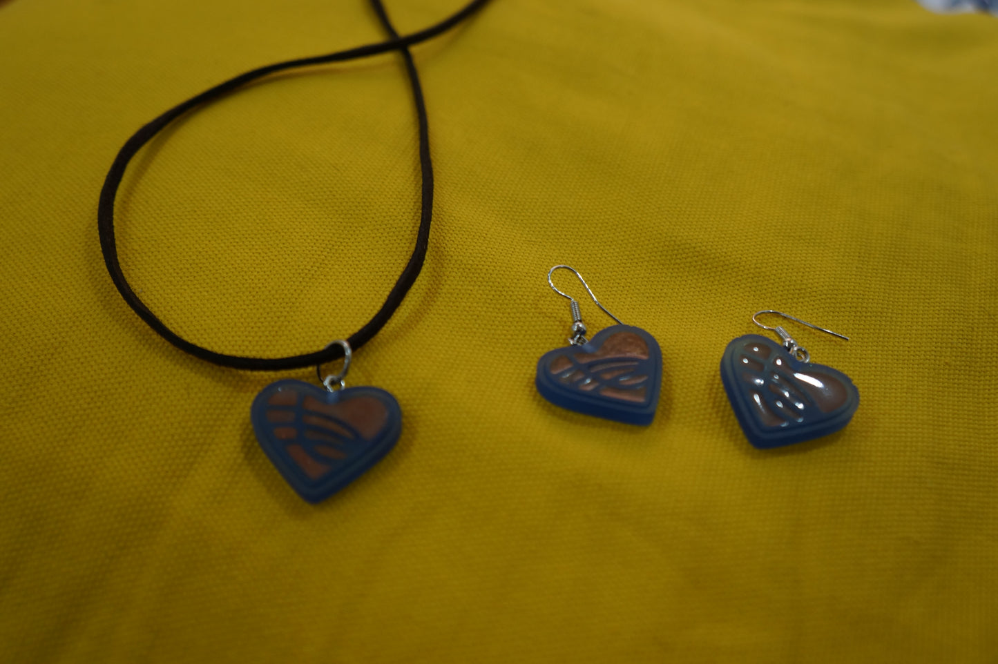 Set “Corazón Artesanal” en Resina Pintada a Mano