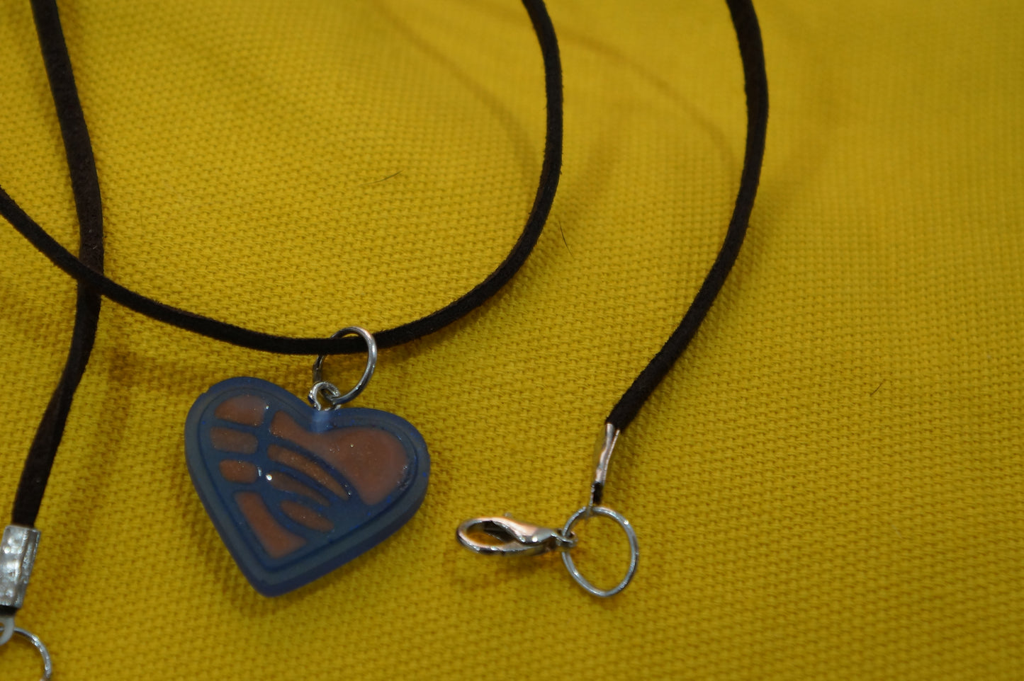 Set “Corazón Artesanal” en Resina Pintada a Mano