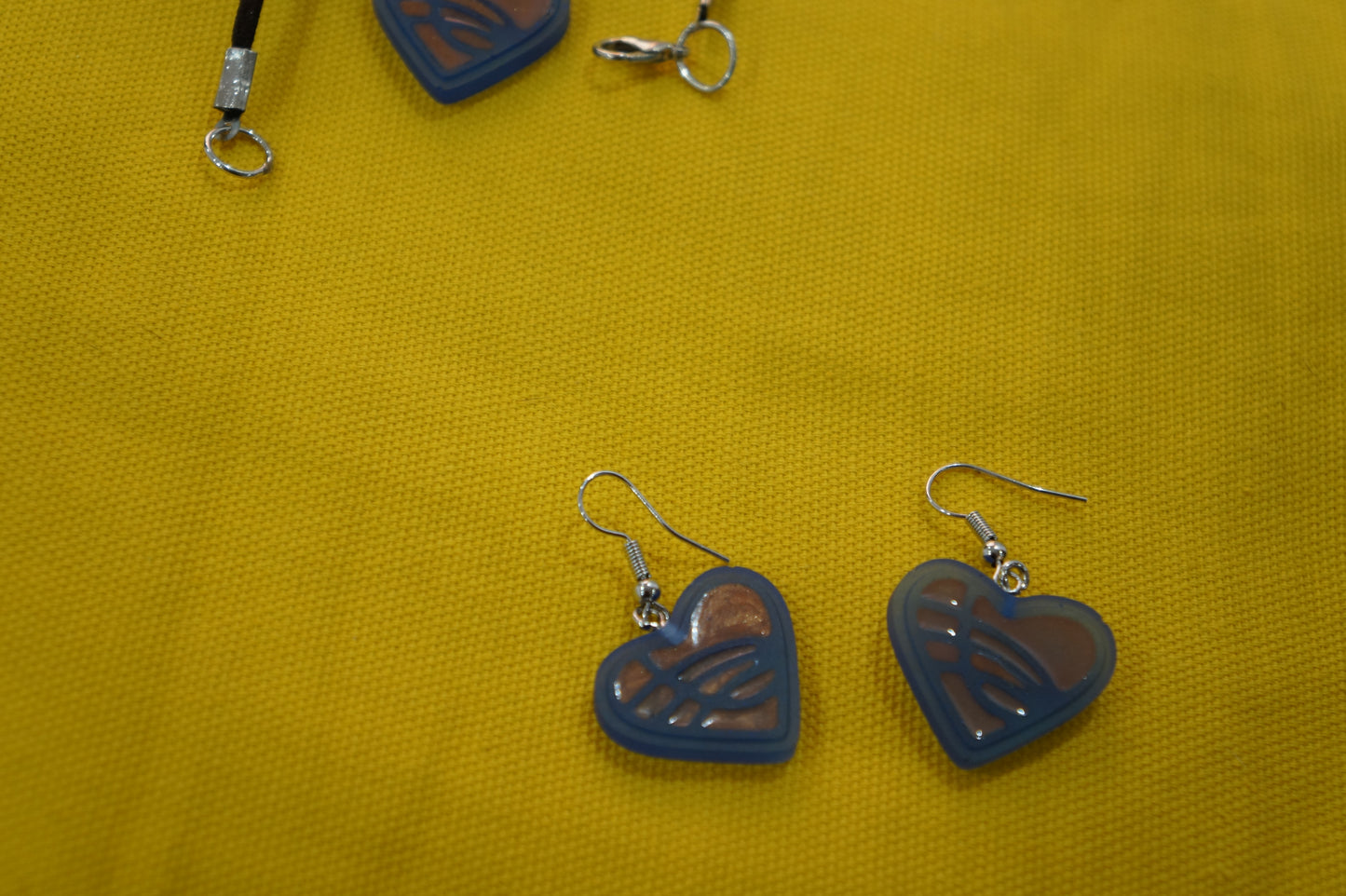 Set “Corazón Artesanal” en Resina Pintada a Mano